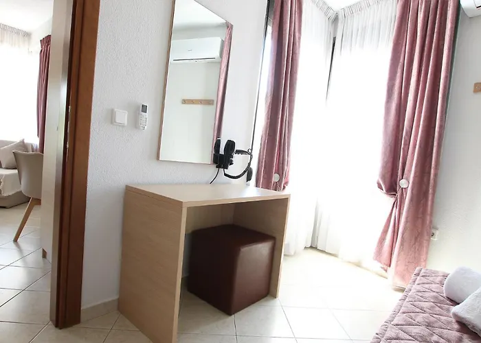 Aparthotel Evilion