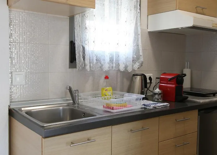 Evilion Aparthotel 3*